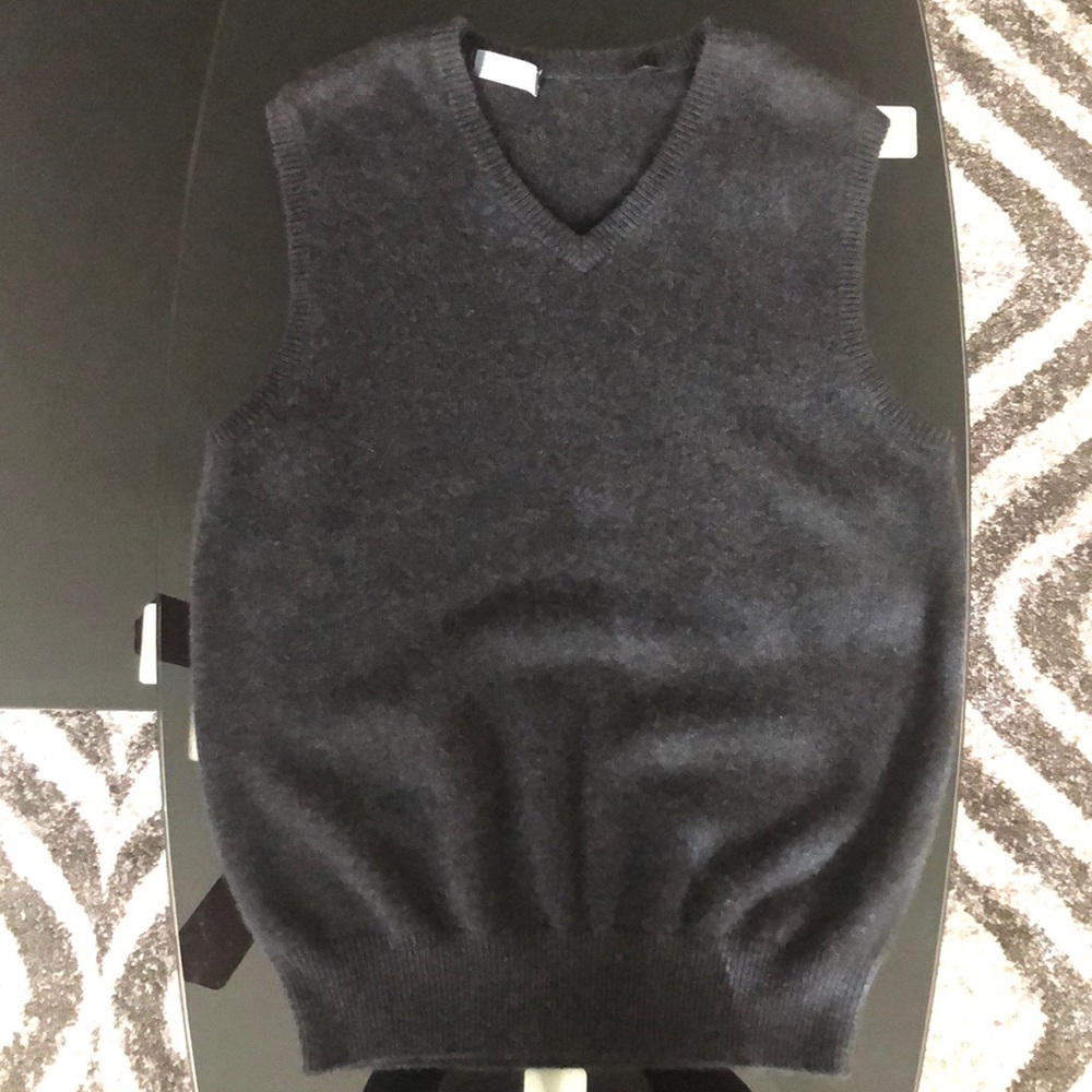 Neiman Marcus v neck vest